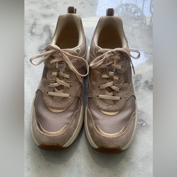 UGG Sneakers - Picture 1 of 4